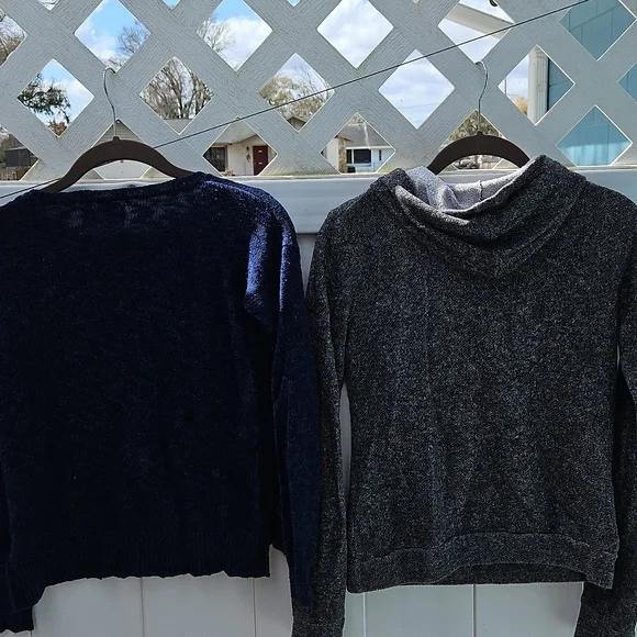 Set Of 2 Animal Sweaters - Llama and Owl Designs - Picture 6 of 6